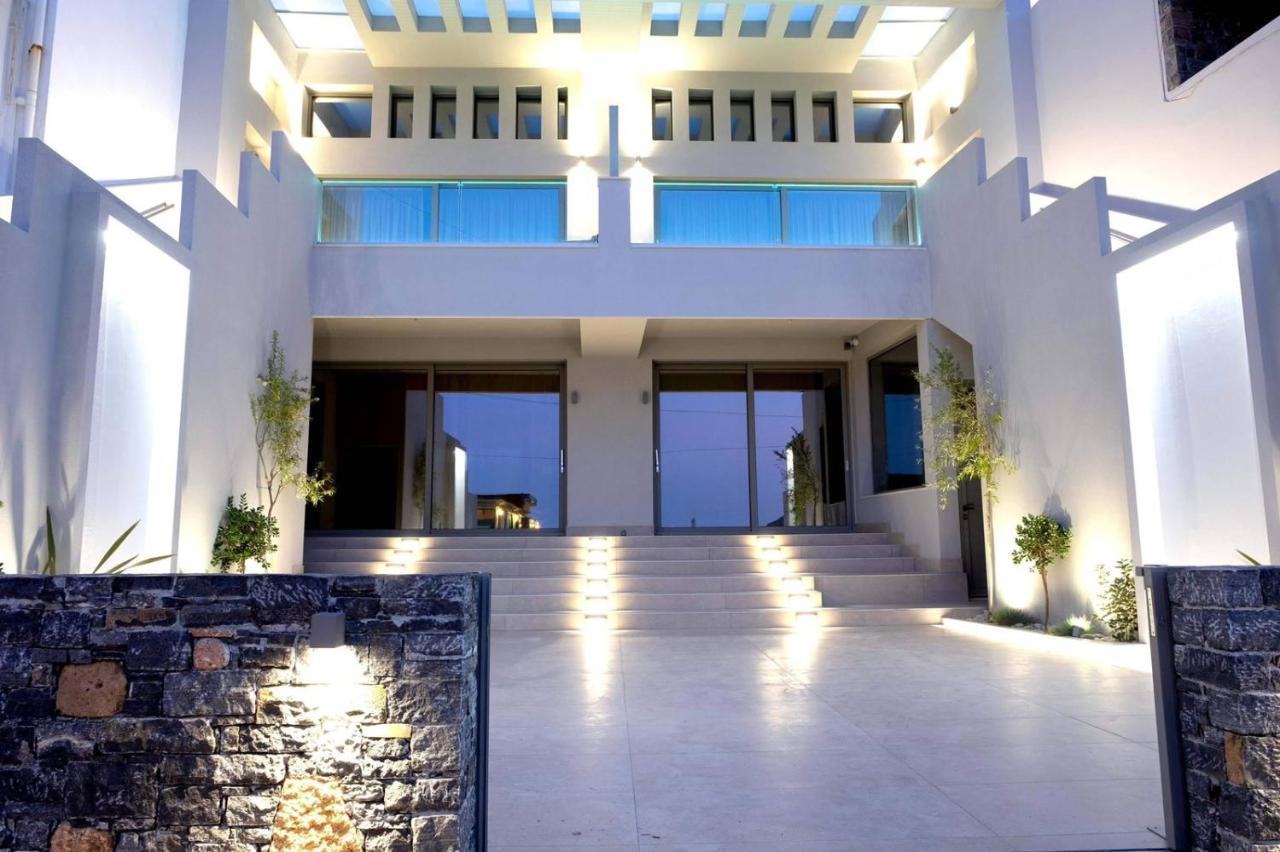 Nama Sea Side Suites Pláka Екстериор снимка