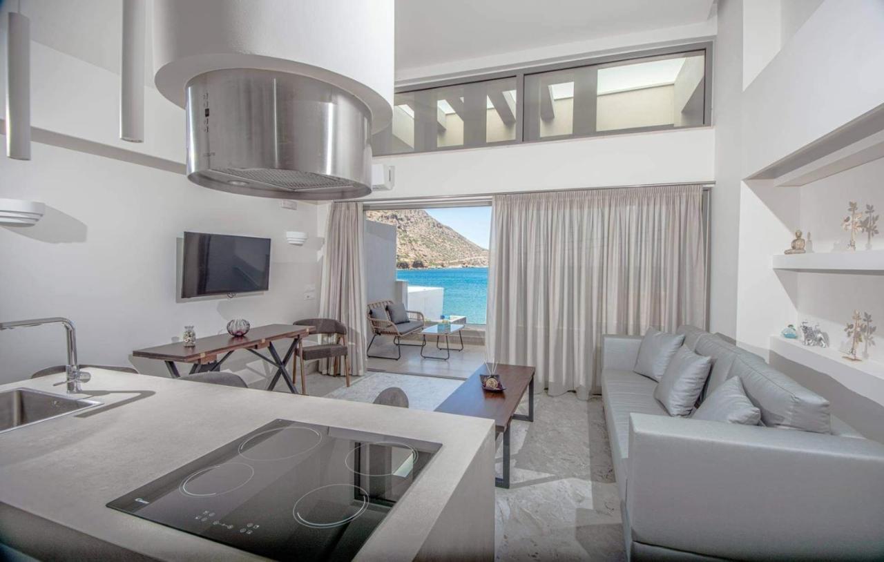 Nama Sea Side Suites Pláka Екстериор снимка