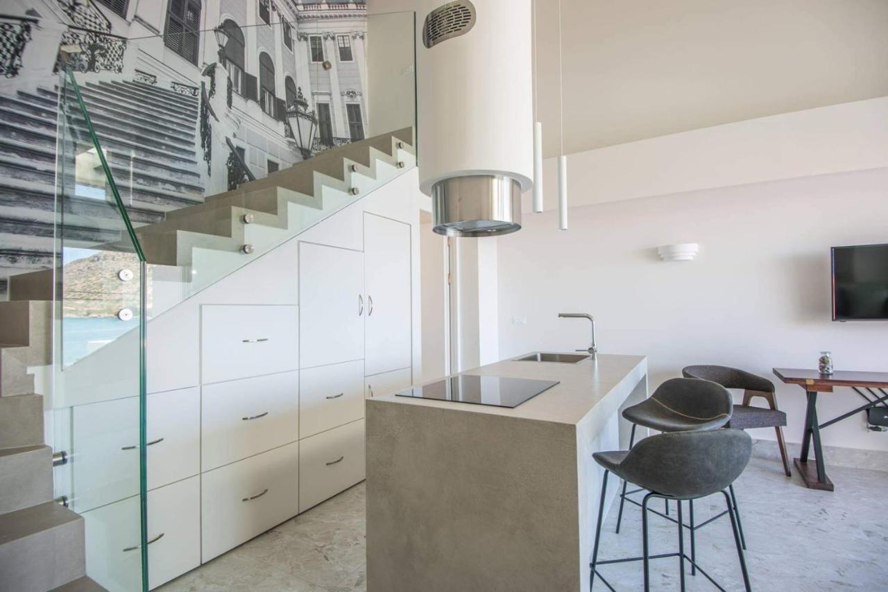 Nama Sea Side Suites Pláka Екстериор снимка